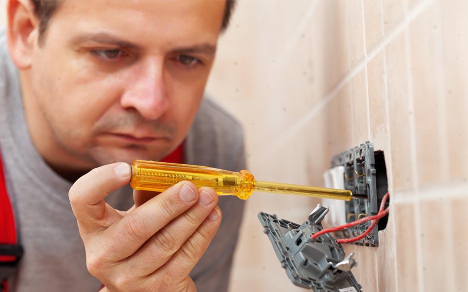 tarif horaire électricien Paris 13